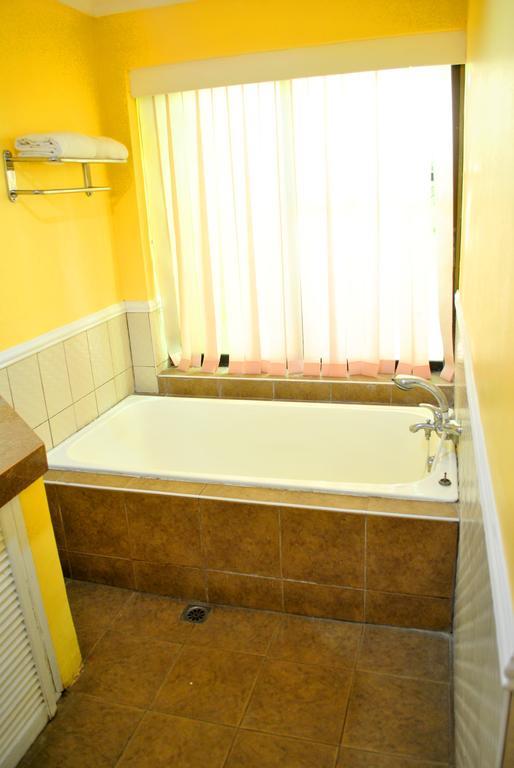 Leyte Park Resort Hotel Tacloban Zimmer foto