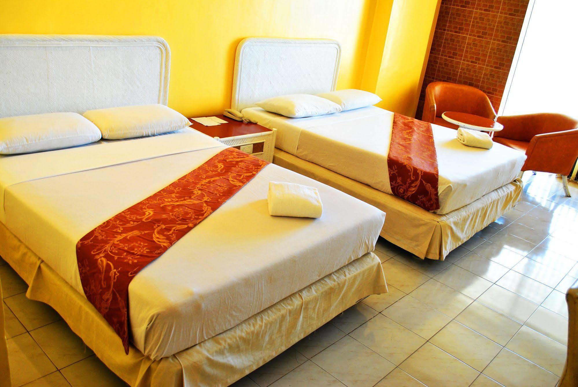Leyte Park Resort Hotel Tacloban Exterior foto