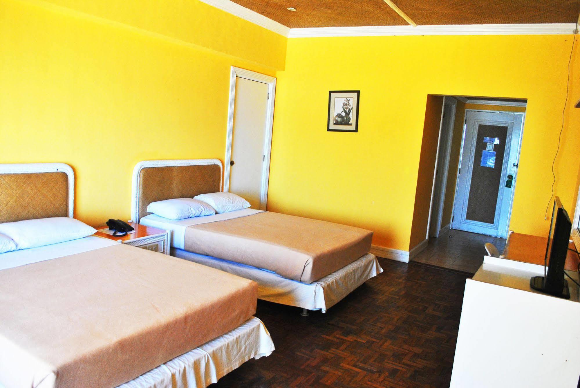 Leyte Park Resort Hotel Tacloban Exterior foto