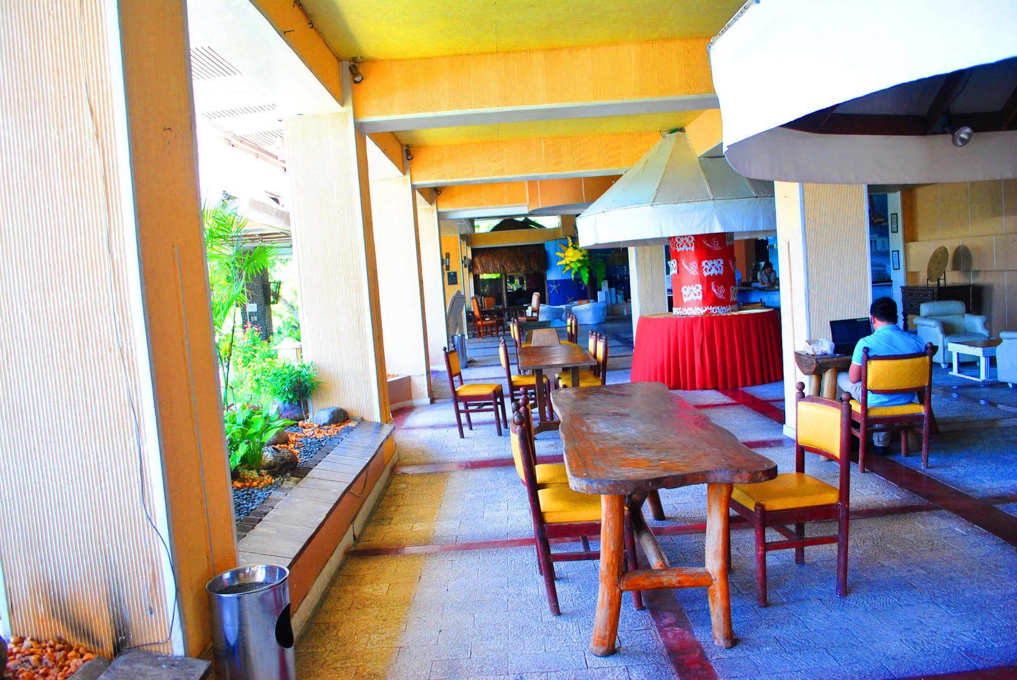 Leyte Park Resort Hotel Tacloban Exterior foto